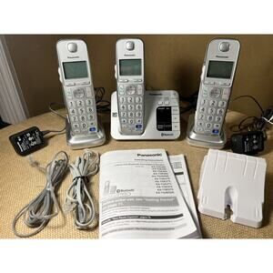 Panasonic KX-TGE260 Cordless Phone System -3 phones- with Answering System